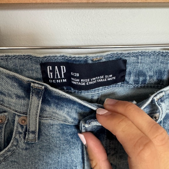 BNWT GAP Women’s Jeans - Picture 3 of 4